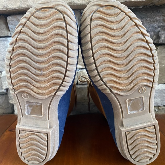 Blue Suede Shoes Brand Duck Boots. Women’s size 7. - Picture 4 of 6